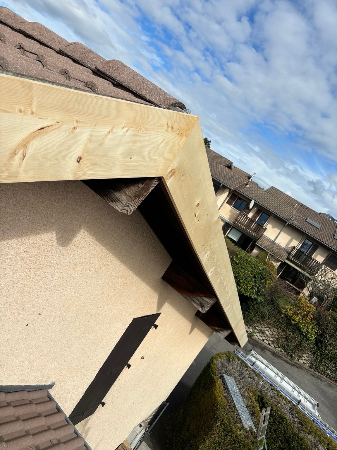 Toiture avant rénovation — Excellence Toiture 74